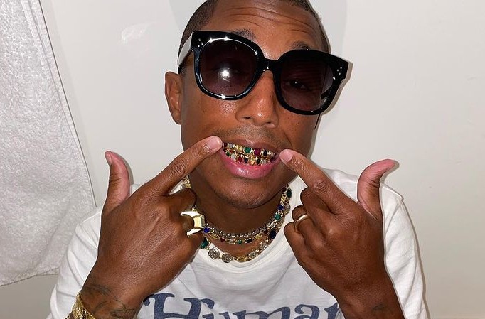 Pharrell Williams investe R$ 500 mil em grillz feitos com pedras preciosas